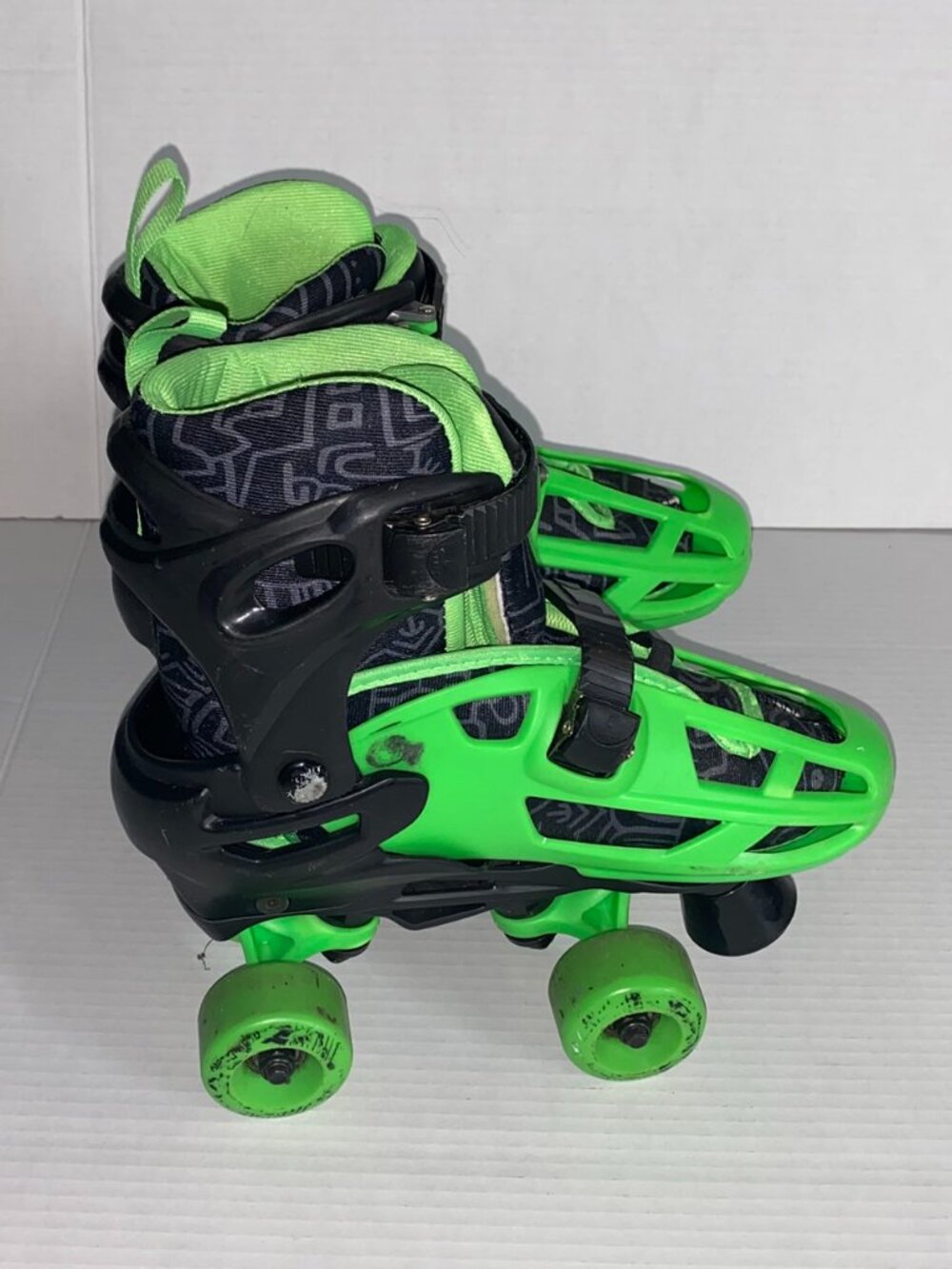 Adjustable Quad Skates (Kids)